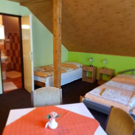 Guest House Pod Lesem Merklin Экстерьер фото
