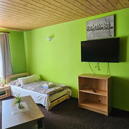 Guest House Pod Lesem Merklin Экстерьер фото