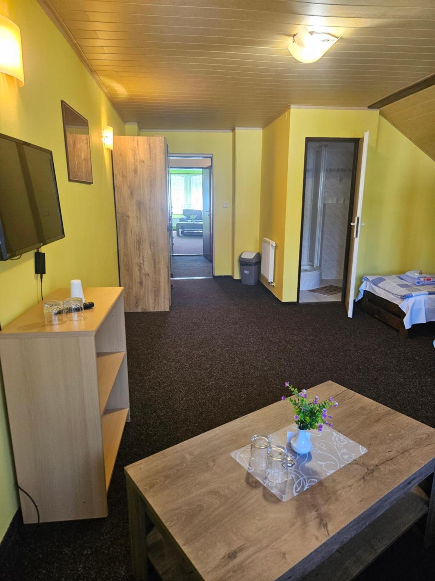 Guest House Pod Lesem Merklin Экстерьер фото